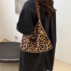 Leopard Print Canvas Magnetic Closure Shoulder Bag
